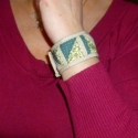 Könyvjelző?..Karkötő?..mindkettő!!!, Ékszer, óra, Karkötő, Patchwork, foltvarrás, Varrás, Papírravarrásos patchwork technikával, gépi varrással készült. Karkötőként és könyvjelzőként is hasz..., Meska
