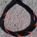 Nemez tekercs (kézzel készült nemez nyakpánt), Ékszer, óra, Nyaklánc, Nemezelés, Fekete-narancs sodort nemez nyakpánt, hossza 45 cm.
Egyszerű, mégis hordoz magában némi ős-erőt.

Sz..., Meska