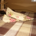 Rózsás álom Balerina cipellő bőr talppal , Ruha, divat, cipő, Otthon, lakberendezés, Baba-mama-gyerek, Lakástextil, Varrás, Balerina cipő, vagy otthoni mamusz helyett...

Pamutból készült, hideg időszakra szánt otthoni, munk..., Meska