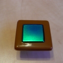 Búrotékszer / bútorfogantyú, Otthon, lakberendezés, Bútor, Komód, Üvegművészet, Gesztenye barna spectrum és türkizzöld dichroic üvegből, kemencében olvasztott fogantyú.
4,5 x 4,5 c..., Meska