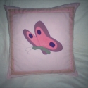 Pillangós díszpárna, Otthon, lakberendezés, Baba-mama-gyerek, Lakástextil, Patchwork, foltvarrás, Varrás, Méret : 51 x 51 cm
Töltet : szivacsőrlemény
Egyéb : 
levehető huzat
mosható huzat
tépőzáras nyi..., Meska