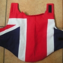 Brit angol zászló mintás kutyaruha kutyakabát XS , Állatfelszerelések, Varrás, Vatelinnel bélelt,tépőzárral állítható kutyakabát 1,5-2,5 kg -os kutyusok részére
Háta hossza 26 cm
..., Meska