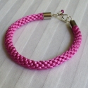 Pinky , Ékszer, óra, Karkötő, Ékszerkészítés, Fonás (csuhé, gyékény, stb.), Könnyed, szatén zsinórokból fonott karkötő pink színből. A szatén miatt enyhe fénye van, amely külön..., Meska
