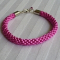 Pinky , Ékszer, óra, Karkötő, Ékszerkészítés, Fonás (csuhé, gyékény, stb.), Könnyed, szatén zsinórokból fonott karkötő pink színből. A szatén miatt enyhe fénye van, amely külön..., Meska