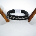 Paracord  fűzéssel díszített karkötő, Baba-mama-gyerek, Farsangi jelmez, kellék, Ékszer, óra, Karkötő, Csomózás, A paracord (magyarul: ejtőernyő-zsinór illetve más néven parachute cord, 550 cord) egy belső magból ..., Meska