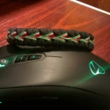 Paracord  fűzéssel díszített karkötő, Baba-mama-gyerek, Farsangi jelmez, kellék, Ékszer, óra, Karkötő, Csomózás, A paracord (magyarul: ejtőernyő-zsinór illetve más néven parachute cord, 550 cord) egy belső magból ..., Meska
