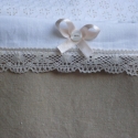 A Dédi szekrényéből- textil tároló, Otthon, lakberendezés, Tárolóeszköz, Doboz, Finom pamutcsipkével díszített romantikus textil tárolót készítettem.Vastag beige és fehér pamutvász..., Meska