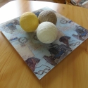 Négyzet alakú hajlított üvegtál, Konyhafelszerelés, Dekoráció, Dísz, Decoupage, szalvétatechnika, Mérete: 30x30cm
Gyönyörű egyedi üvegtál, amely hajlított üvegből készült. Alulról van díszítve decou..., Meska