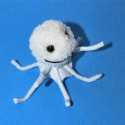 Polip, Játék, Dekoráció, Otthon, lakberendezés, Játékfigura, Mindenmás, Hófehér vigyori polipka :)
Feje, teste fonalból készített pompon. Lába filccel borított hajlított dr..., Meska