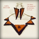 AKCIÓ - Triangle törzsi stílusú ékszerszett, Ékszer, óra, Ékszerszett, Fülbevaló, Nyaklánc, Ékszerkészítés, Varrás, Modern, törzsi ékszerszett, háromszög alakú filc darabokból. A nyaklánc közepén vörös jáspis ásvánny..., Meska