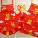 Cicás lánykötény, Otthon, lakberendezés, Saját készítésű kötény 3-5 éves kislány részére. 
Hossza 43cm + kötők, szélessége 36cm + fodrok és k..., Meska