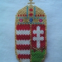 Magyar címer, Ékszer, óra, Magyar motívumokkal, Bross, kitűző, Ékszerkészítés, Gyöngyfűzés, Magyar címert ábrázoló óriás kitűző swarovskival.

3,5 cm széles, 7 cm magas
, Meska