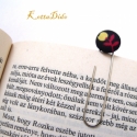 KÖNYVmoly, Képeslap, album, füzet, Táska, Könyvjelző, Mindenmás, Ezt az egyedi kis frappáns könyvjelzőt általam behúzott gombból és 50 mm-es gemkapocsból fundáltam k..., Meska