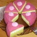 Hatszeletes kis torta filcből, Ezt a kézzel készült hatszeletes filc tortát a