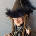 Porcelánbaba a Legendland BJD-től : ROZI boszorka , Otthon, lakberendezés, Képzőművészet , Szobor, Kerámia, Baba-és bábkészítés, Kerámia, Bűbájos is és ármányos,
kígyólelke se látványos.
Csodás mosolya behízelgő,
Ő bizony Rozi,a rettentő!..., Meska