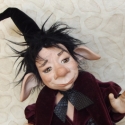 Porcelánbaba a LegendLand BJD-től : TÓDOR kobold , Dekoráció, Képzőművészet , Szobor, Kerámia, Baba-és bábkészítés, Kerámia, Bálba készül Tódor koma,
visz is zsákot,abban hozna...
mit egy kobold elképzel,
s tánc helyett megeb..., Meska