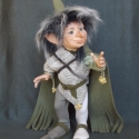 Porcelánbaba a LegendLand BJD-től : KELEMEN a koboldok királya, Képzőművészet , Otthon, lakberendezés, Szobor, Kerámia, Baba-és bábkészítés, Kerámia, Király vagyok:Kelemen,
rég megettem a kenyerem.
Koboldokat kormányozva,
ebbe kissé belebolondulva.

..., Meska