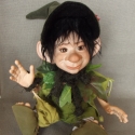 Porcelánbaba a LegendLand BJD-től : JEROMOS manó, Dekoráció, Képzőművészet , Szobor, Kerámia, Baba-és bábkészítés, Kerámia, Mondd csak fiam,Jeromos:
nem volt az a fa elég lombos?
Manólánykát voltál lesni,
nem féltél a fáról ..., Meska