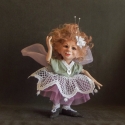Porcelánbaba a Legendland BJD-től : POLLI virág tündér , Dekoráció, Képzőművészet , Szobor, Kerámia, Baba-és bábkészítés, Kerámia, Polli kicsi tündér lány,
Rád még sok virág vár.
Szedd porukat magadra,
s szállj bele az álmomba.

Ez..., Meska
