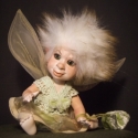 Porcelánbaba a LegendLand BJD-től : PIPE tündérke, Dekoráció, Képzőművészet , Szobor, Kerámia, Baba-és bábkészítés, Kerámia, Földre szállt mint egy pihe,
e tündérke,kinek neve Pipe.

E kis üldögélő porcelánbaba 13/17cm  magas..., Meska
