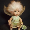 Porcelánbaba a LegendLand BJD-től : PIPE tündérke, Dekoráció, Képzőművészet , Szobor, Kerámia, Baba-és bábkészítés, Kerámia, Földre szállt mint egy pihe,
e tündérke,kinek neve Pipe.

E kis üldögélő porcelánbaba 13/17cm  magas..., Meska