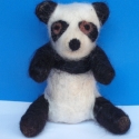 Panda Bébi, Dekoráció, Dísz, Nemezelés, Egyenlőre magányos panda bébi várja új tulajdonosát. A panda bébi fehér,és fekete gyapjúból,tűnemeze..., Meska