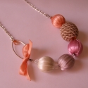Miss Salmon Bead - Szalagos gyöngy nyaklánc, Ékszer, óra, Nyaklánc, Engedd meg, hogy bemutassam, ő itt Miss Salmon Bead. Bohém, vidám jellem, és a nyakad közelében érzi..., Meska