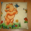 Mackós kispárna, Képzőművészet , Textil, Varrás, Nagyon szép Mackós kispárna kétféle méretben. Vatával bélelt., Meska
