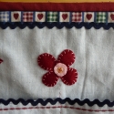   zsebes fali tároló  filc virágokkal, Dekoráció, Konyhafelszerelés, Dísz, Kép, Varrás, Patchwork, foltvarrás, Azonnal tudom küldeni!

Halványkék lenvászon alapra dupla zsebes - 2 nagy és 2 tulipán - fali tároló..., Meska