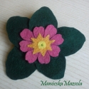 AKCIÓ: tűnemezelt virág (primula) kitűző, Ékszer, óra, Bross, kitűző, Nemezelés, Most 20% kedvezménnyel a tiéd lehet!

Kb. 12cm*11cm ez a tűnemezelt virág (primula) kitűző. Igen mut..., Meska