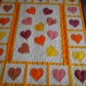 Napfényes szívek - kistakaró, Dekoráció, Otthon, lakberendezés, Baba-mama-gyerek, Lakástextil, Patchwork, foltvarrás, Varrás, Halványsárga alapra applikált mediterrán színű szívek, napfényes, ragyogó színhatás.
Gyermektakaróké..., Meska