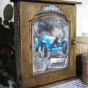  Oldtimer - kulcstartó, Férfiaknak, Otthon, lakberendezés, Kulcstartó, Decoupage, szalvétatechnika, Autós mintával díszített, fából készült kulcstartó szekrény.
Az oldalakra kék és fekete kockákat fes..., Meska