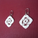 \\\"Cube lace\\\"- horgolt csipke fülbevaló, Ékszer, óra, Fülbevaló, Csipkekészítés, Ékszerkészítés, Finom, áttört horgolt fülbevaló, azoknak akik kedvelik a természetes, egyszerű, visszafogott színű é..., Meska