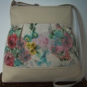 ÚJ KOLLEKCIÓ: City bag: Beige táska rózsákkal-rendelhető, Esküvő, Táska, Mindenmás, Varrás, 

Ő már elkelt, de tudok még hasonlót készíteni! :)

Kedvenc városba járós,rohangálós táskáim többsé..., Meska