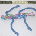 Fogzást segítő csomózott textil kukac, rágóka, Baba-mama-gyerek, Baba-mama kellék, Csomózás, Vidám, puha textilből készítettem csomózással! Élénk színe miatt figyelem felkeltő!
A fogzó kisfiamn..., Meska