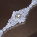 Snow White Karkötő, Ékszer, óra, Karkötő, Ékszerkészítés, Hófehér sujtás karkötőt készítettem swarovski rivolival és ezüst színű japán gyönggyel. Kitűnő esküv..., Meska