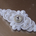 Snow White Karkötő, Ékszer, óra, Karkötő, Ékszerkészítés, Hófehér sujtás karkötőt készítettem swarovski rivolival és ezüst színű japán gyönggyel. Kitűnő esküv..., Meska