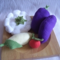 Zöldségek\\\\\\\" gyerekek piacára\\\\\\\", Baba-mama-gyerek, Dekoráció, Játék, Gyerekszoba, Varrás, Mindenmás,  
Babakonyhába, vásárláshoz, főzőcske játékhoz ajánlom ezeket a filcből készült zöldségeket.
a szett..., Meska