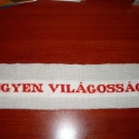 bibliai idézet, Mindenmás, Dekoráció, Vallási tárgyak, Gobelin, Hímzés, Fehér goblein alapanyagra piros fonallal egy rövid bibliai idézetet varrtam. A hátteret fehér fonall..., Meska