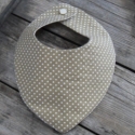 Beige pöttyös nyálkendő, Baba-mama-gyerek, Ruha, divat, cipő, Kendő, sál, sapka, kesztyű, Kendő, Varrás, Vidám mintás nyálkendő jó szolgálatot tehet akár szopizáskor, akár a fogzás időszakban...

A nyálken..., Meska