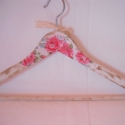 shabby chic vállfák 2db , Esküvő, Mindenmás, Dekoráció, Decoupage, szalvétatechnika, Festett tárgyak, 2db vállfa,a stílus kedvelőinek.:)
mérete:43cm
decoupage-olva majd felülete lakkozva,és enyhén antik..., Meska