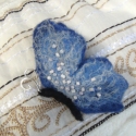 Nemezelt bross "Pillangó (2)", Ékszer, óra, Bross, kitűző, A bross vékony merinó gyapjúból van nemezelve. 
3,5*6,0 cm., Meska