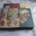Kis és nagy kártyásoknak..., Dekoráció, Férfiaknak, Játék, Otthon, lakberendezés, Decoupage, szalvétatechnika, Festett tárgyak, Ez egy 14,5X14,5X3 cm nagyságú kártyadoboz... Benne ajándék: két pakli francia kártya és sok-sok dob..., Meska