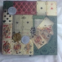 Kis és nagy kártyásoknak..., Dekoráció, Férfiaknak, Játék, Otthon, lakberendezés, Decoupage, szalvétatechnika, Festett tárgyak, Ez egy 14,5X14,5X3 cm nagyságú kártyadoboz... Benne ajándék: két pakli francia kártya és sok-sok dob..., Meska