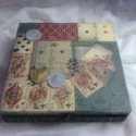 Kis és nagy kártyásoknak..., Dekoráció, Férfiaknak, Játék, Otthon, lakberendezés, Decoupage, szalvétatechnika, Festett tárgyak, Ez egy 14,5X14,5X3 cm nagyságú kártyadoboz... Benne ajándék: két pakli francia kártya és sok-sok dob..., Meska