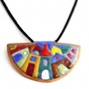 Hundertwasser - színes házikó medál (félkör) - tűzzománc ékszer, Ékszer, óra, Képzőművészet , Medál, Nyaklánc, Ékszerkészítés, Tűzzománc, Színes kis házikók, szabálytalan formában, egy félkörbe zárva.
Tűzzománc medál, mely teljes egészébe..., Meska