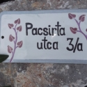 Tűzzománc névtábla  - Megrendelhető!, Dekoráció, Férfiaknak, Otthon, lakberendezés, Utcatábla, névtábla, Tűzzománc, Festett tűzzománc táblát készítek egyéni igény szerint.
A mintadarab mérete:10x14,5 cm.
A rögzítéshe..., Meska