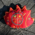 piros süni, Játék, Plüssállat, rongyjáték, Népi játék és hangszerkészítés, Hímzés, A süni hossza 14cm, magassága 11cm (a tüskéket is beleszámítva), súlya 23gr., Meska