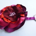Exclusive  kulcstartó , Ékszer, óra, Ruha, divat, cipő, Dekoráció, Bross, kitűző, Ékszerkészítés, Virágkötés, Kimondhatatlanul nőcis kulcstartó:)
Kettő az egyben, mert egy biztosító tű segítségével kitűzőként i..., Meska