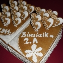 Ballagási ajándék, Dekoráció, Dísz, Ünnepi dekoráció, Mézeskalácssütés, Mézeskalácsból készült ballagási ajándék pedagógusoknak.  

Mérete 32*22*7-15 cm.  
A mézeskalács ny..., Meska